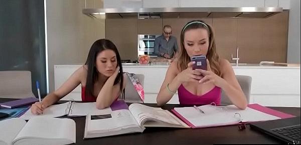  Teen Lesbos (Capri Anderson & Shyla Jennings) Play On Cam In Hot Action Show vid-08